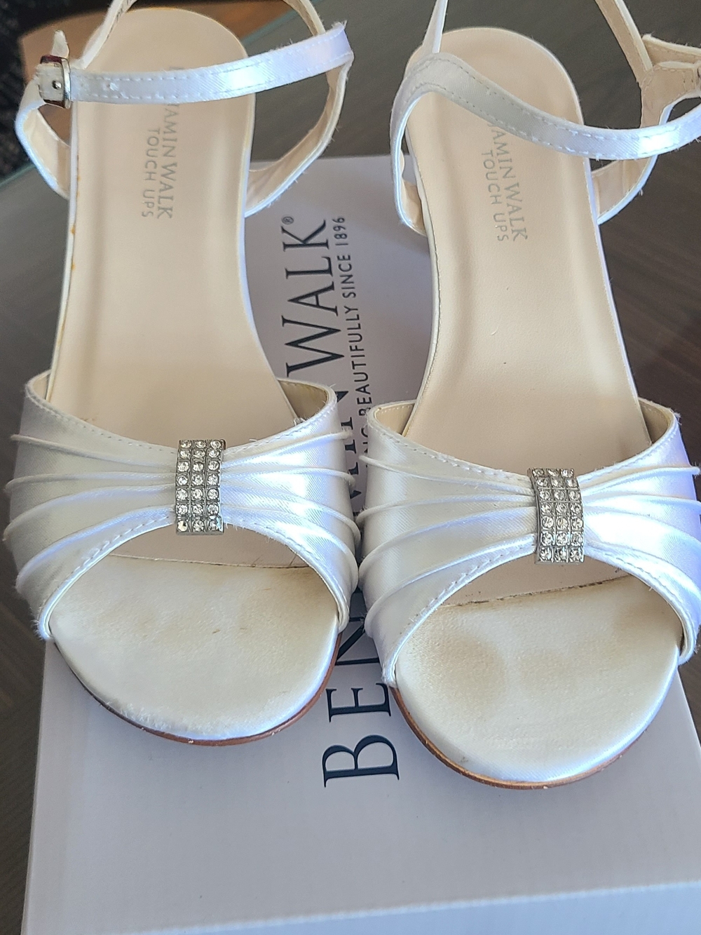 Girls White Touch Ups by Benjamin Walk Talia Dyeables Sandals Size 3.5